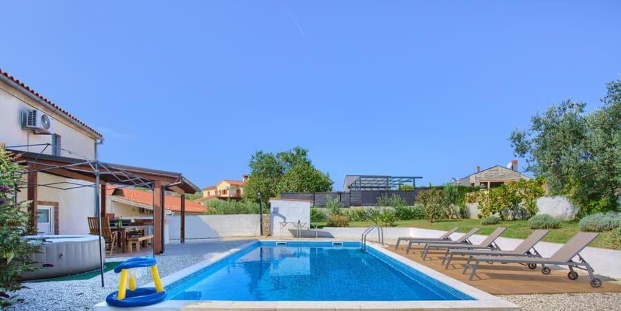 Villa John Pula Exterior photo
